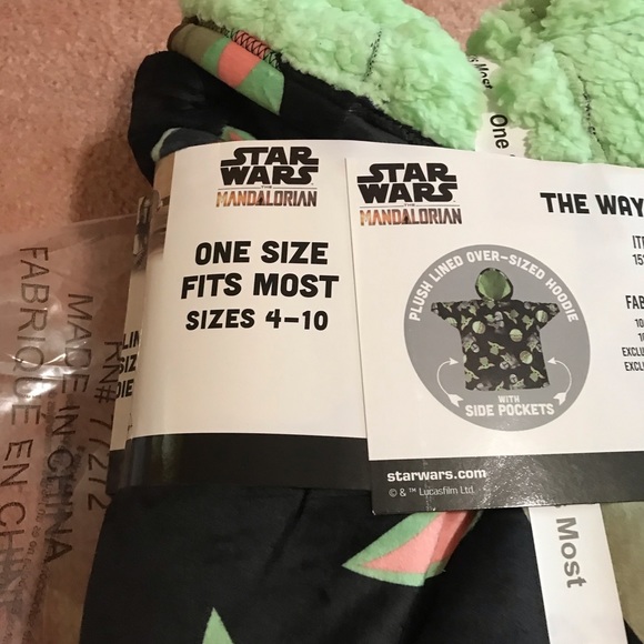 Star Wars kids Hoodie with side pockets no offer unless you bundle please - Picture 8 of 14